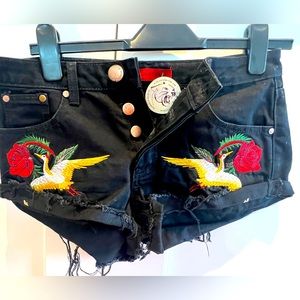 Signature8 black embroidered shorts, size small